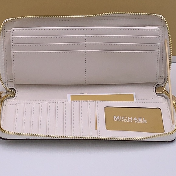 MICHAEL KORS LARGE TRAVEL CONTINENTAL WRISTLET WALLET OPTIC WHITE COLOR - Picture 14 of 16